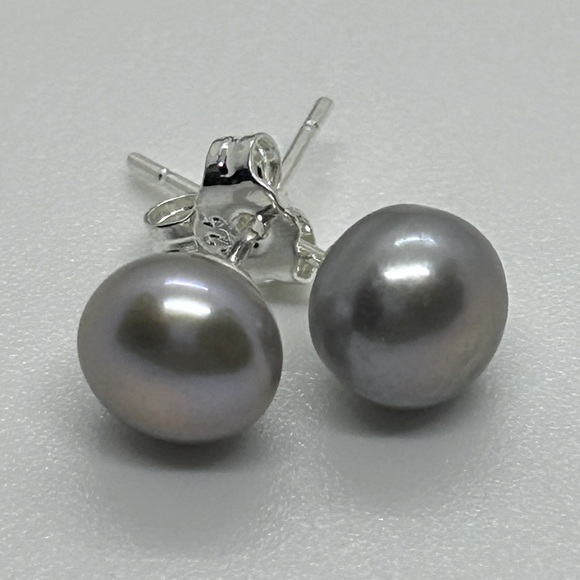 6mm Grey Freshwater Pearl 925 Sterling Silver Stud Earrings gs - Picture 4 of 10